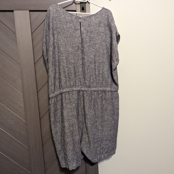 BNWT Old Navy Romper - Picture 2 of 4